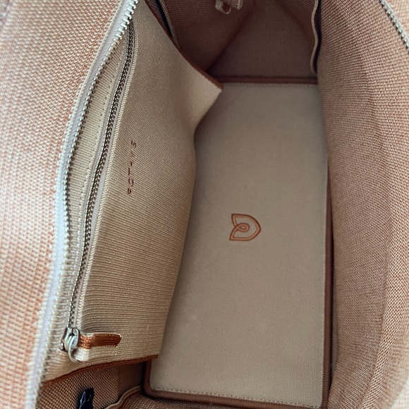 Rothy’s Rare The Handbag in Sienna - Picture 3 of 8